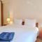 Golden Delight Central Apartment