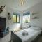 Pass the Keys Acorn Lodge · Luxury Retreat In a Stunning Oasis With Hot Tub - 马基特德雷顿