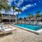 Bayside Escape-Condo w Dock Pool and Near Beach - 萨拉索塔