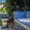 Stunning Maui Direct Ocean front on the beach, Walk to beach from Condo, Watch Turtles, Whales, AC in all rooms ocean view Pool and Spa