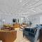 Go to the beach from expansive heated pool home - Fort Myers Beach
