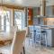 Amazing Home In Stryn With Jacuzzi - 史特林