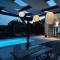 Lazy 8 Villa - Garica
