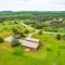 Cozy Strawn Cabin with Pool Access - Near Lake! - Strawn