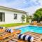 Spray Villa Bloubergstrand with hot tub and close to the beach