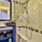 LocaLise - A18 - Appartement avec balcon - Petite vue mer à travers le palmier - Piscine de avril à septembre - Wifi inclus - Animaux admis - Draps inclus - Parking inclus - Le Guilvinec