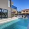 moderne, luxuriös ausgestattete Villa mit Pool, Whirlpool, Klimaanlage und Wifi für 10 Personen - Rovinj
