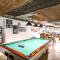 Fire Pit and Game Room Family Home in Marshall