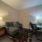 3 bedroom modern home with pool area at the Tustin Marketplace -15 minutes to Disneyland - توستين
