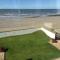 Superb Cintra Beachside Apartments