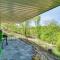 Grill and Fire Pit Blue Cabin Ozarks Getaway! - 卡姆登顿