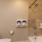 WHITE CORAL Exceptional 4BR KaMilo Home with Ocean View and Bikes - وايكولوا