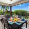 WHITE CORAL Exceptional 4BR KaMilo Home with Ocean View and Bikes - وايكولوا