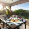 WHITE CORAL Exceptional 4BR KaMilo Home with Ocean View and Bikes