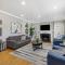 5 Mins Walk To Oldtown Monrovia Cozy 4 Br Home