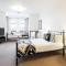 Host & Stay - Regency Mansions Apartment