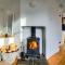 Orchard Cottage: Lake Access & Facilities On-site