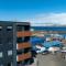 Modern appartment by sea side - 阿克雷里