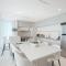Upscale family friendly 4 bedroom on Private Beach with Amazing Views - 迪拜