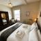 Chic Listed House with Harbour and River Views in Central Cowes - Walk to top restaurants