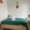 Media Luna Guesthouse