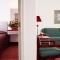 Country Club Inn