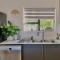 Cape Winelands Mountain View Getaway - Dalsig