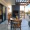 Cape Winelands Mountain View Getaway - Dalsig