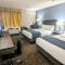 Crestwood Hotel