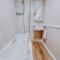 Central 2 bed apartment walking distance to beach