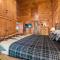Beauty and the Bear Cabin with Private Hot Tub