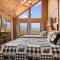 Beauty and the Bear Cabin with Private Hot Tub