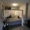 ☆☆ Modern Coed Dorm in Reading ☆☆