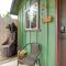 Cozy Cottage with Park Pass, 1 Mi to Jenkinson Lake! - Pollock Pines