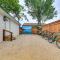 2 Mi to Dtwn Chic Waco Studio with Fire Pit!