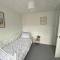 The Marlene - Lovely 3-Bed Home - Free WIFI & Parking - Short or Long Stays - Burton upon Trent