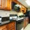 Oceanfront 1 BR Condo-Amazing Views! Perfect for 4 guests! Landmark 1438 - ميرتل بيتش