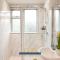The Knutton House - Spacious Comfort by Parydise Properties - Leisure & Business Stays - Sleeps 7