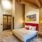 StayVista at Swiss Chalet - Tangmarg with Gazebo & Lawn