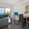 Jenny - Beachfront Apartment