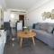 Jenny - Beachfront Apartment