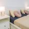 Colourful Bright Centred Aparment with Ocean View 911, Ponderosa