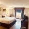Lexington Inn & Suites-Windsor - Windsor