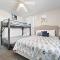 WALK-IN - WOODED 5-ACRE LAKE - HIKING TRAILS - Near SDC - 2 Pools - FREE TICKETS INCLUDED - NCH14-6 - Reeds Spring