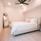 Marsh View - Modern Getaway - Mins from Downtown - Сейнт-Огастін