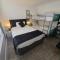 GATWICK ROOMs - Ifield