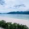 Modern One-Bedroom Apartment - 5 min to Porto Montenegro