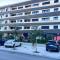 Modern One-Bedroom Apartment - 5 min to Porto Montenegro