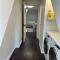 Bright Private Suite in Cabbagetown, Steps to Shops & Downtown Toronto