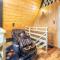 Gatlinburg Cabin With Breathtaking Views, Hot Tub, Sauna, 10 min to downtown and National Park